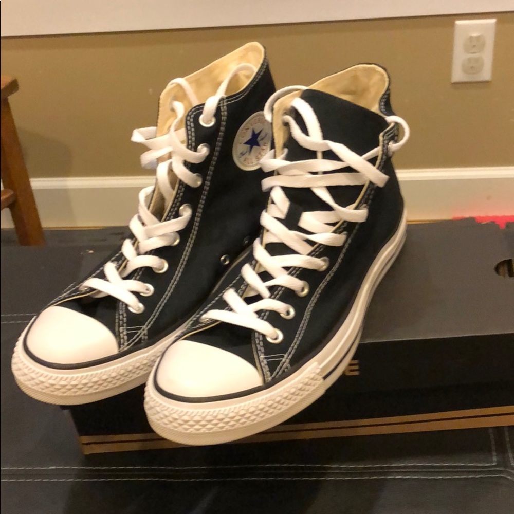 Men’s converse chuck taylors.